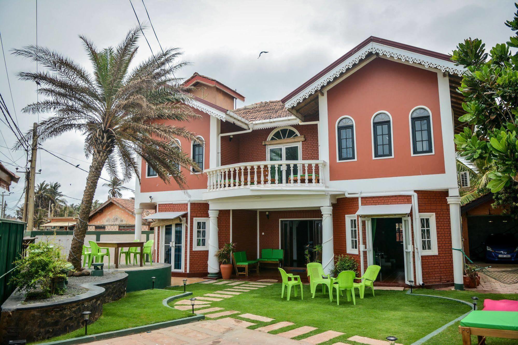 Explore Hostels Negombo Kochchikade Exterior foto